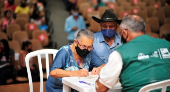 Agehab beneficia 437 famílias da Região Noroeste de Goiânia com escrituras neste sábado (12)